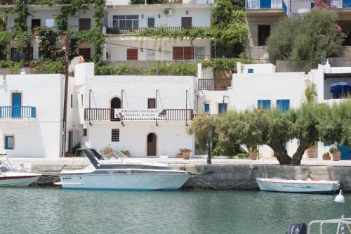 Pilalimata Apartment | Τhe White Houses