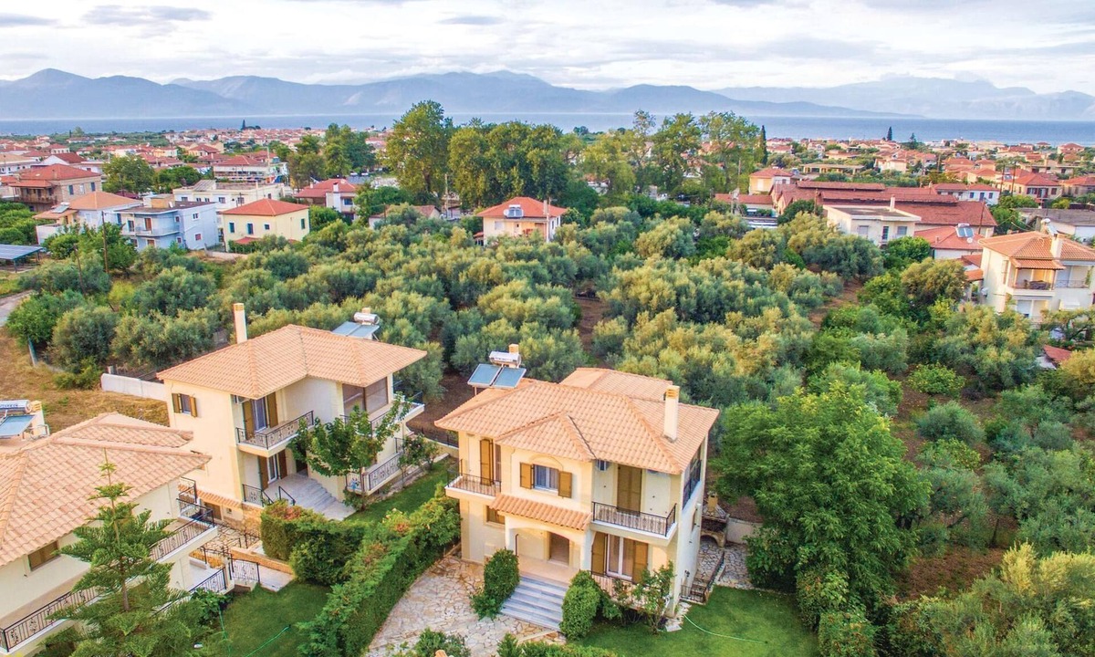 Diakofto House | 4 bedroom accommodation in Diakopto