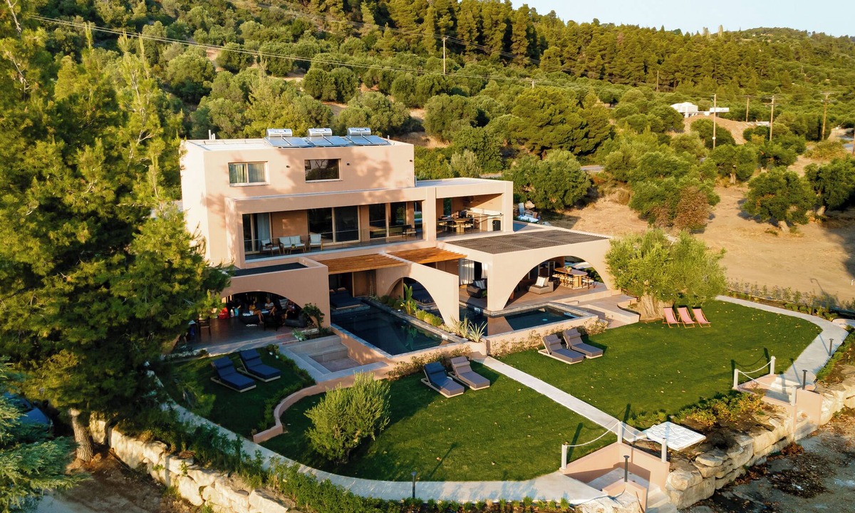 Nikita Villa | AKTIELIABeachfront-9 Bdrs, 3 Pools, Sunlit Elegance/Euphoria Complex