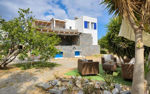 Kea House | Alexandrea, family home near Vourkari on the island of Kea