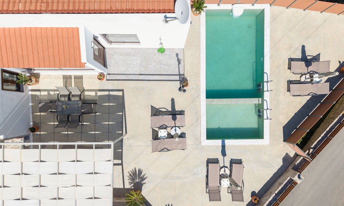 Monopari Villa | Altura Villa,Private Pool , one storey , for Up to 7 geusts