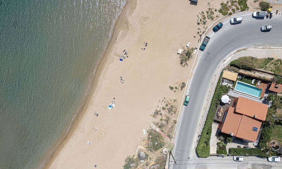 Daratsos House | am Strand mit Pool für eine oder zwei Familien by Interhome