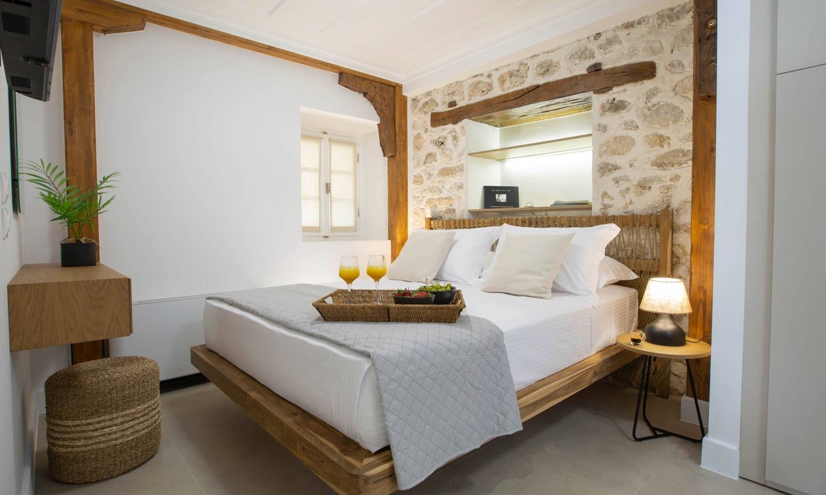 Lefkada Town Apartment | Angestrale Stone-Cosy Apartment in the city center