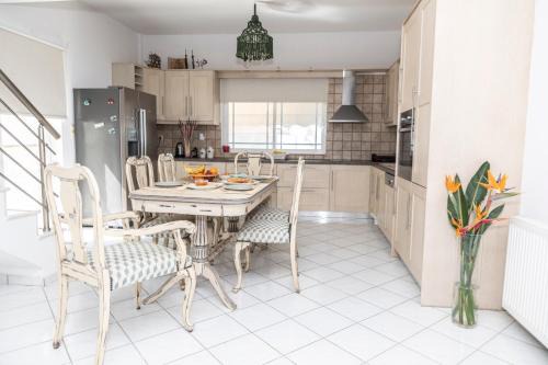 Petrokefalion House | Anna's House