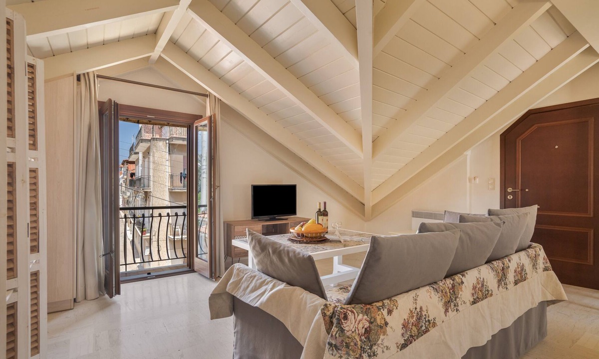 Argostoli Town Apartment | Apartment 'Argostoli' with Private Terrace, Wi-Fi and Air Conditioning