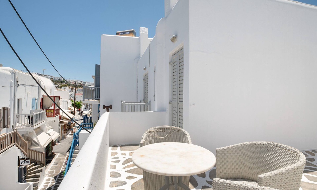 Mykonos Town Apartment | Apartment 'Le Coq' with Balcony, Wi-Fi and Air Conditioning