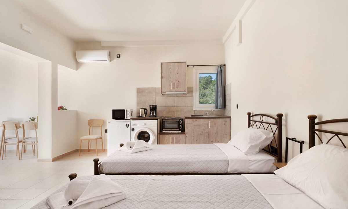 Sarlata Apartment | Apartment 'Panagis 2' with Mountain View, Wi-Fi and Air Conditioning