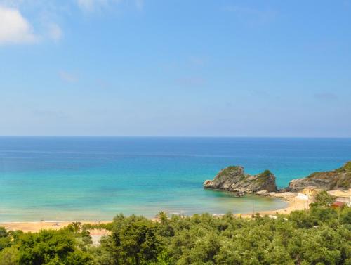 Parelia Apartment | Apartments with Swimming Pool and Sea View - Pelekas Beach, Corfu