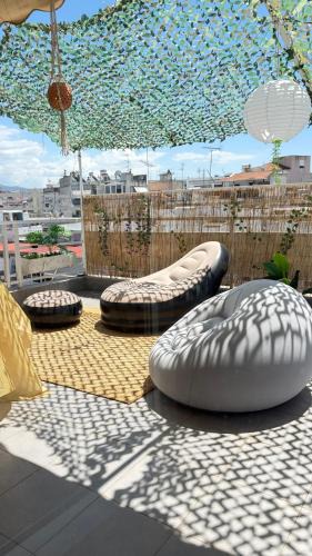 Thessaloniki Bed & Breakfast | Bedroom in a big apartment with a huge terrace Male Only