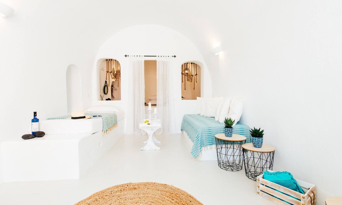 Oia Villa | Blessed Blue Boutique Cave Suite in the heart of Oia