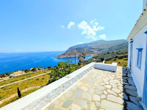 Hydra House | Blue Horizon