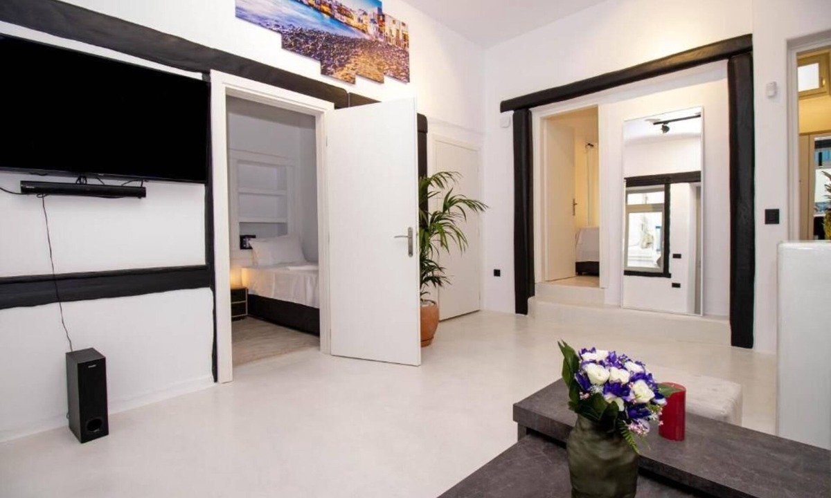 Little Venice Bed & Breakfast | CAPRI Downtown Rooms