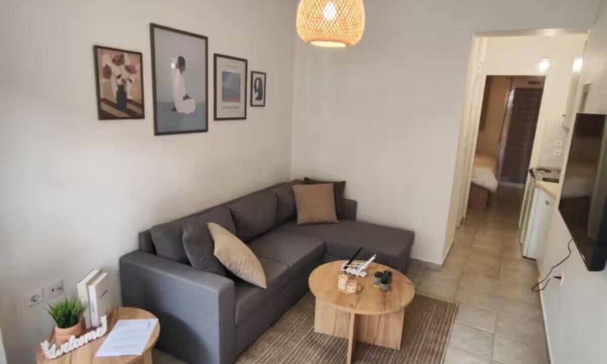 Ano Poli Apartment | Castra Garden Thessaloniki near Eptapyrgion close to center & highway access.