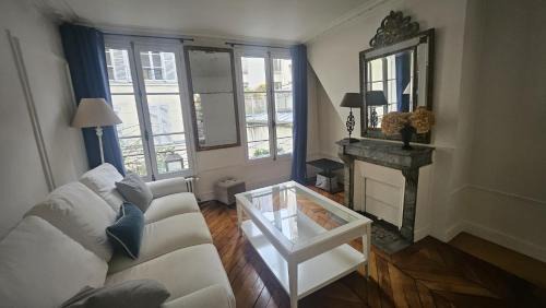 6th Arrondissement Bed & Breakfast | Chez Roméo