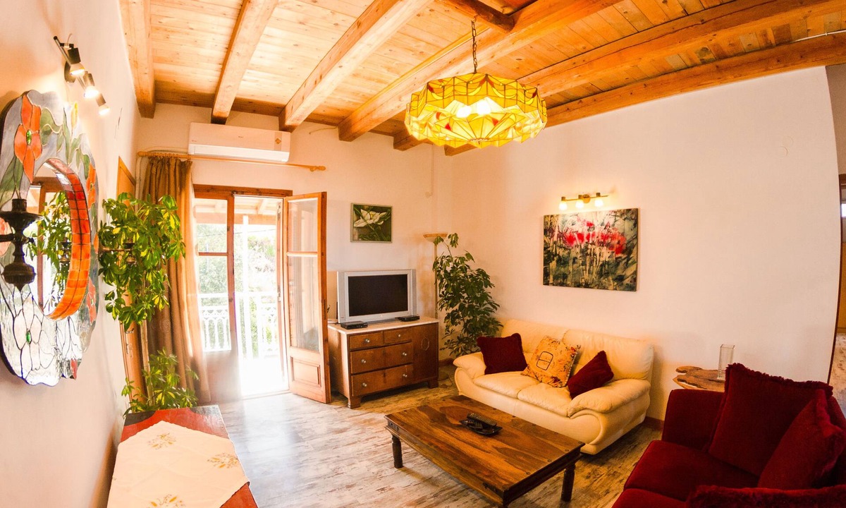 Peroulades Apartment | Cosy Home Kalavria
