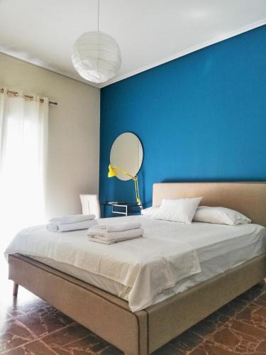 Zakynthos Town Apartment | Cosy Retro Apartment