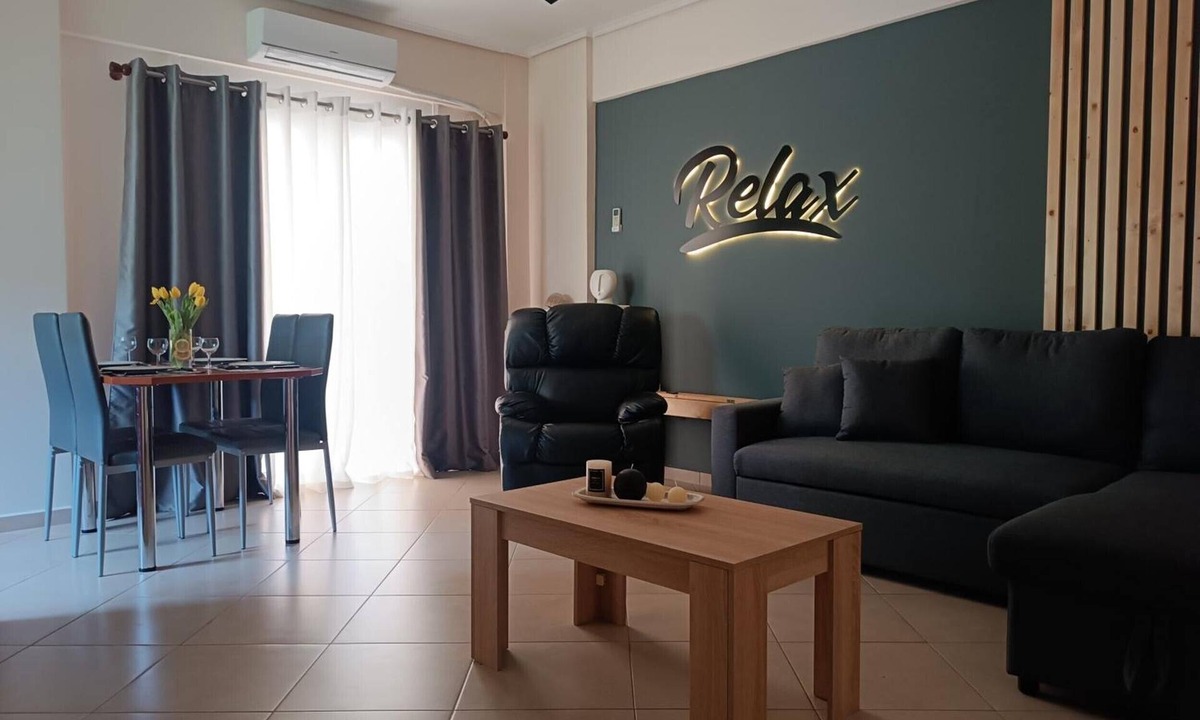 Xylokastro-Evrostina Apartment | Deluxe Apartment with Sea View and 3 Balconies
