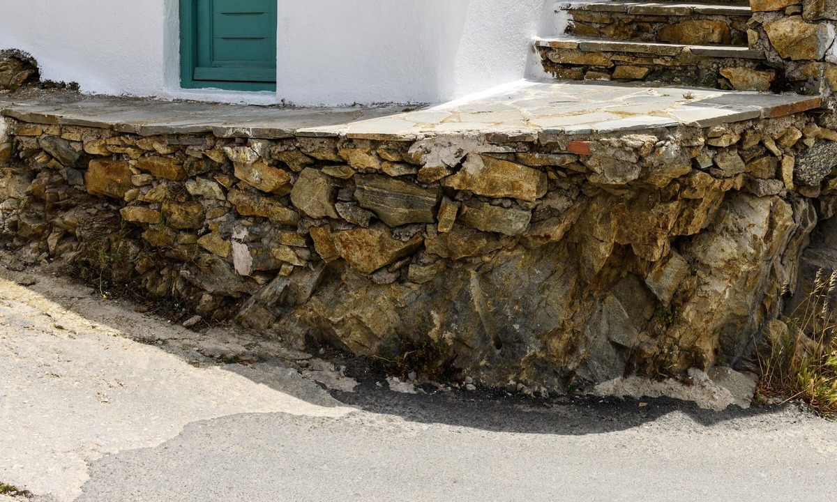 Ano Mera House | Detached stone house near the beach
