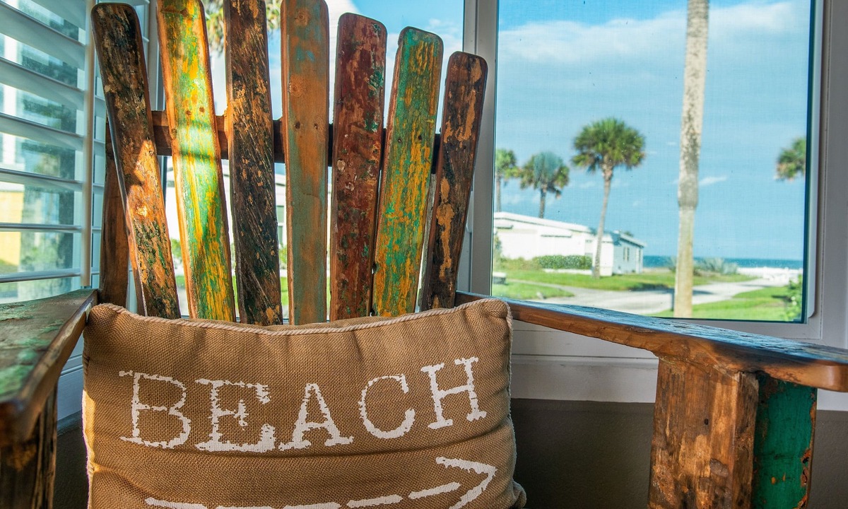 O'byrne House | Dog-friendly bungalow steps from the beach with washer/dryer & central AC
