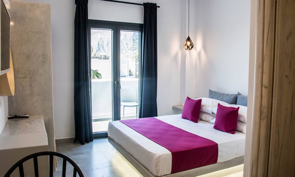 Kamari House | Dragonfly Villas