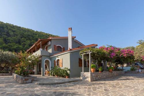 Katakali Villa | Elegance Villa: Classy Paradise w/a private beach