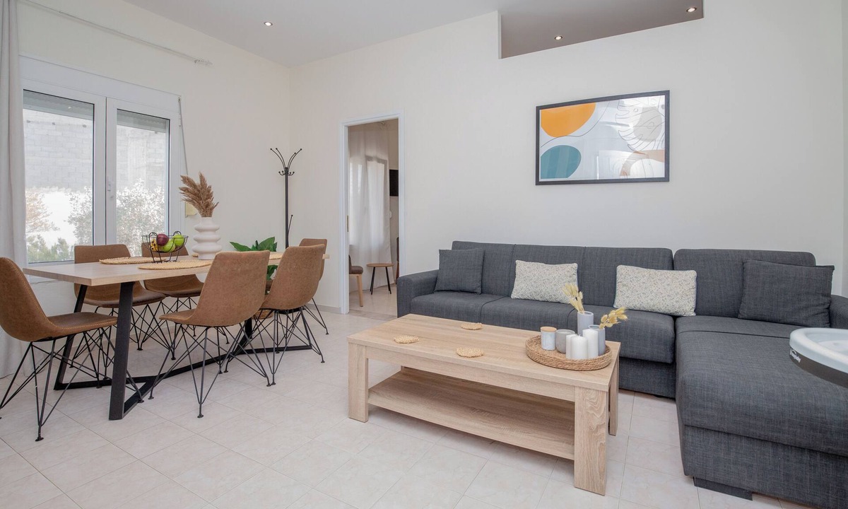 Koutsouras House | Elia Apartment - A Charming Family Home with Private Garden