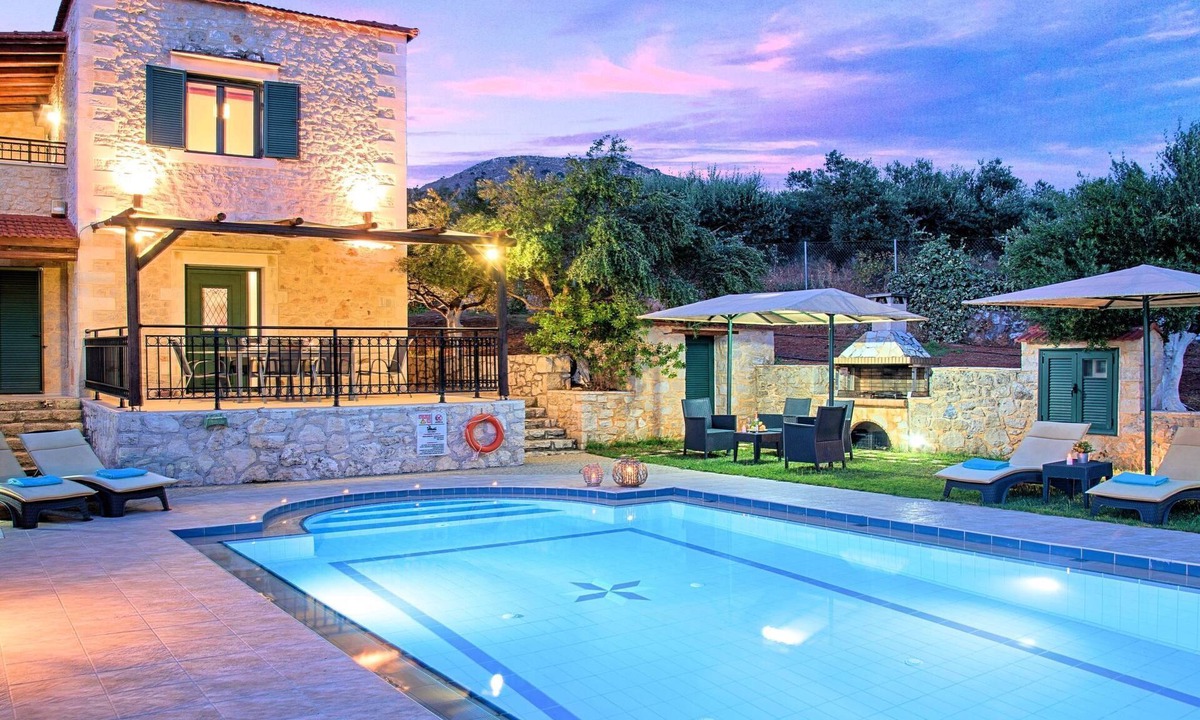 Mathes House | für 12 Personen in Chania, Kreta (West-Kreta) by Interhome