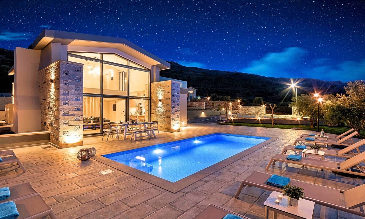 Mathes House | für 45 Personen in Chania, Kreta (West-Kreta) by Interhome
