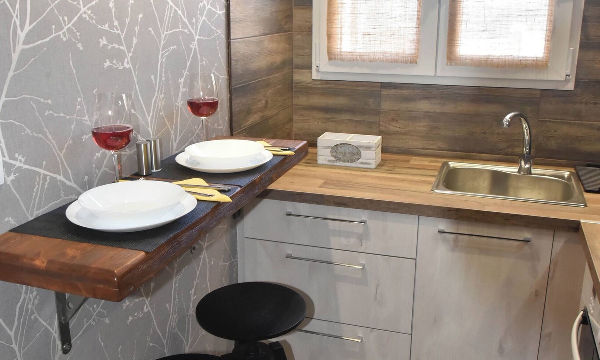 Spata-Artemida Apartment | FK Apartment is Situated 60m Away From the Beach and 10km From the Ath.airport