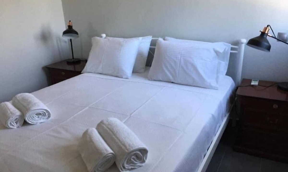 Kaligata House | Flat - Sleeps 2 - Parking - Patio