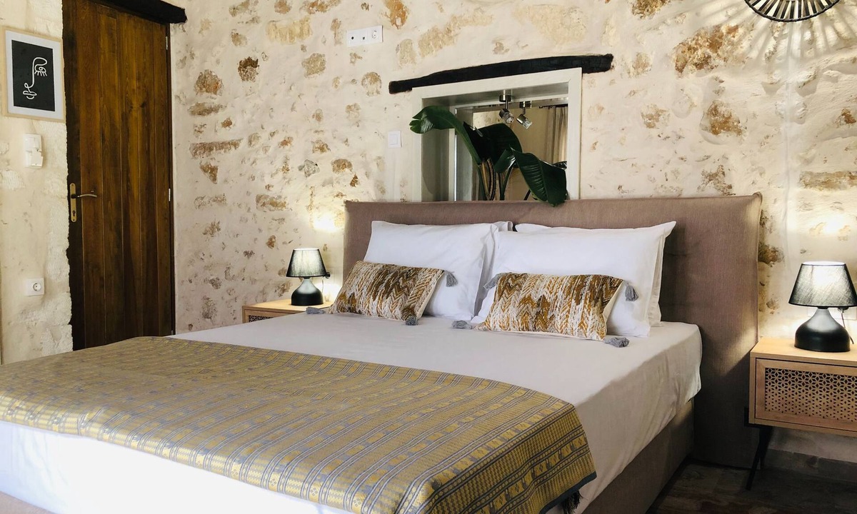 Old Town Rethymnon Apartment | Gaia Luxury Room with private terrace