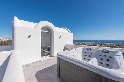 Vothon Villa | Golden View Suites with hot tub