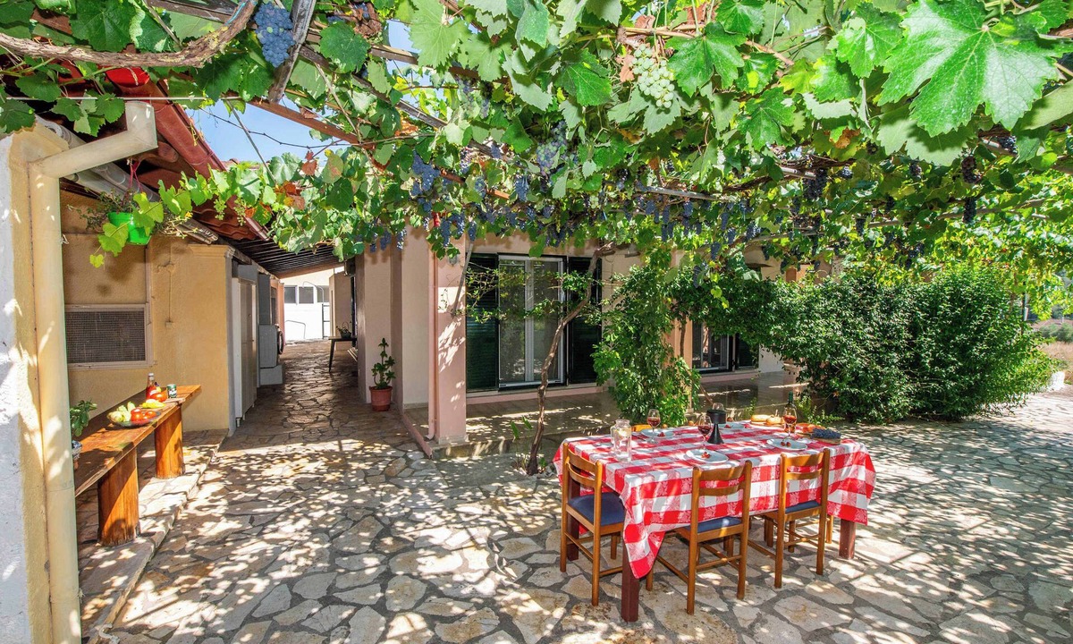 Antipernoi House | Green Yard Gem - Family Getaway in Sidari, Corfu