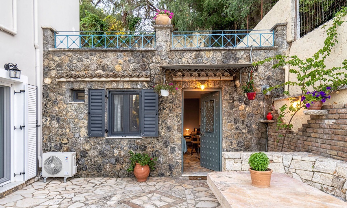 Corfu Town Apartment | Harmony Garden Suite near Corfu Town