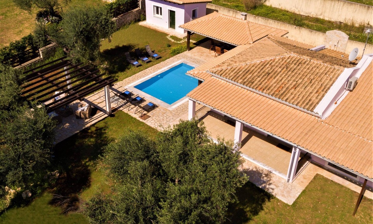 Barbati Villa | Holiday Home 'Modern Single-story Villa' with Wi-Fi