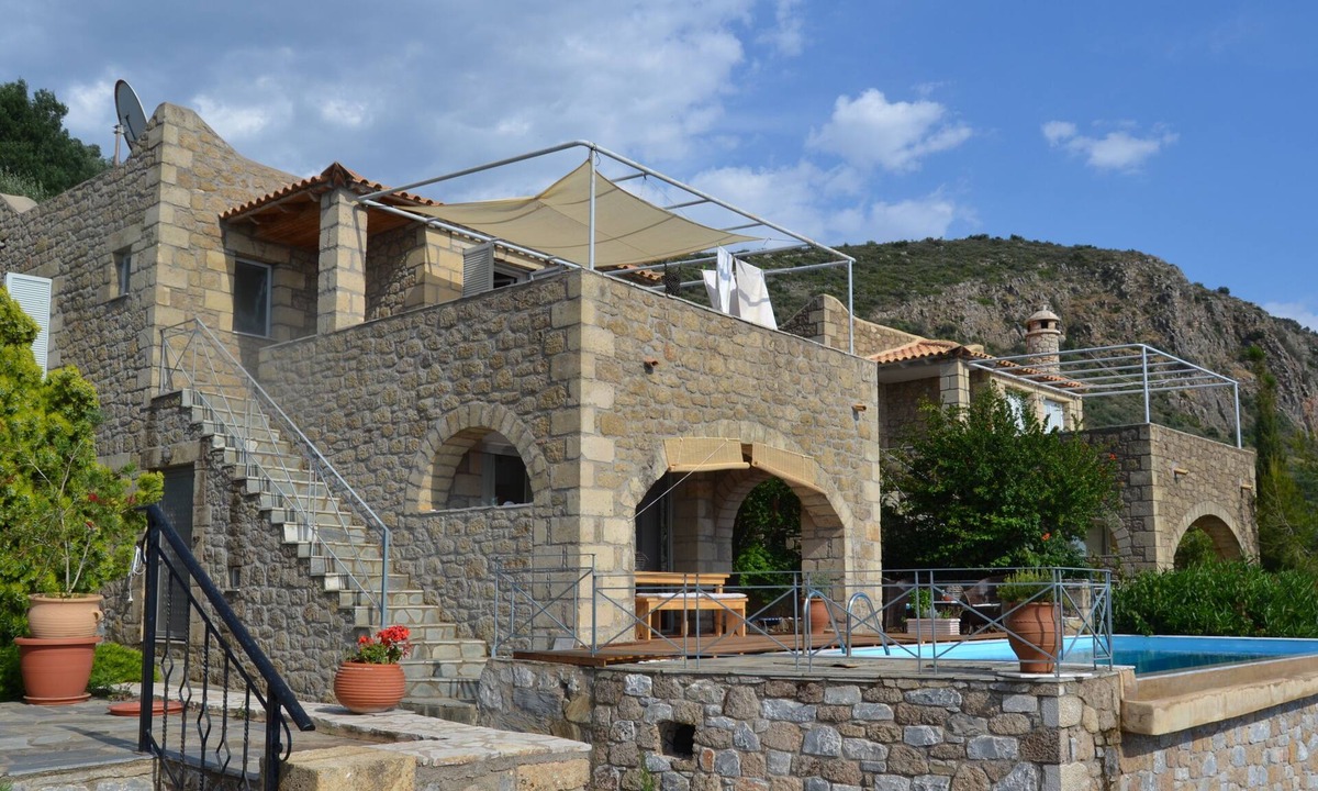 Lefktron House | House by the sea