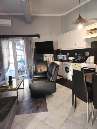 Andravida Apartment | jim villa6family apartment wi-fi 500 with its own yard