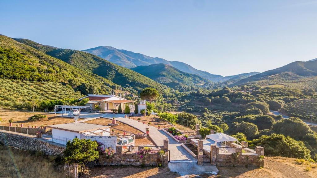 Vlatos House | Ktima Abella - Organic Garden - Absolute Privacy