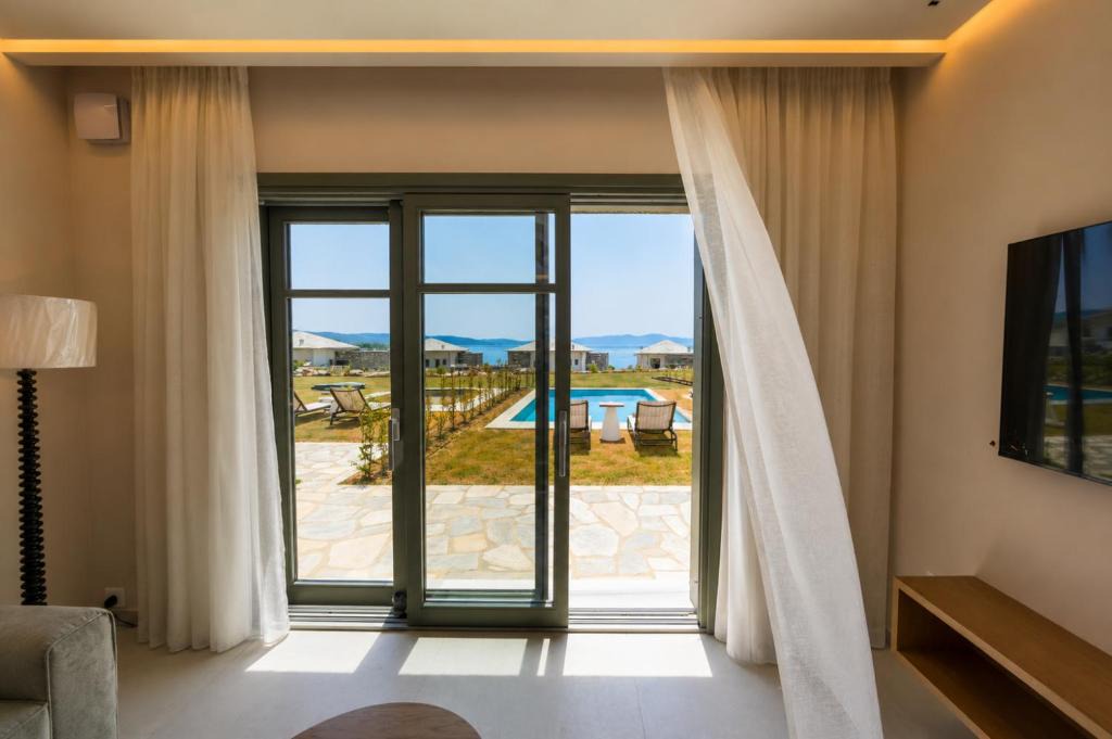 Kato Gatzea Hotel | LEOLIA Nautical Resort Kala Nera - Handwritten Collection