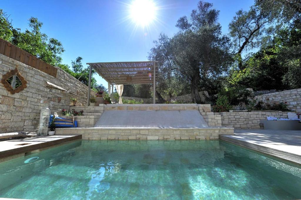Magazia Villa | Leonora House by PaxosRetreats