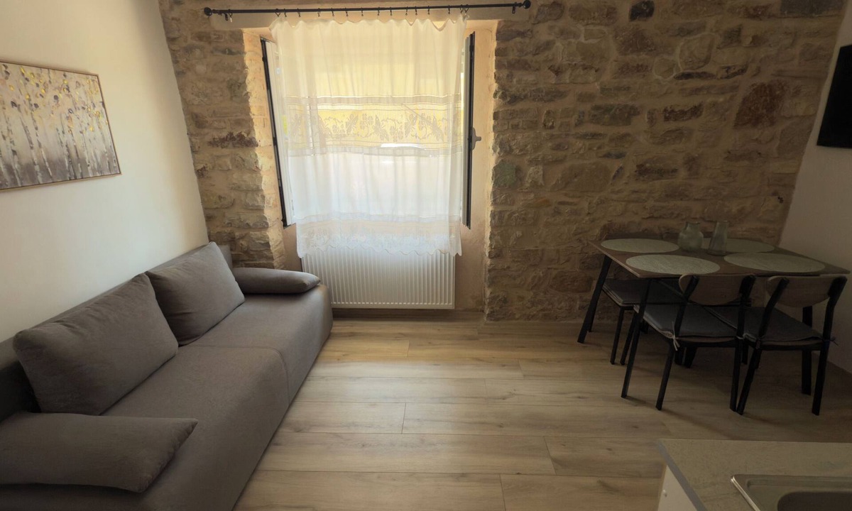 Melikia Apartment | Lithos studio