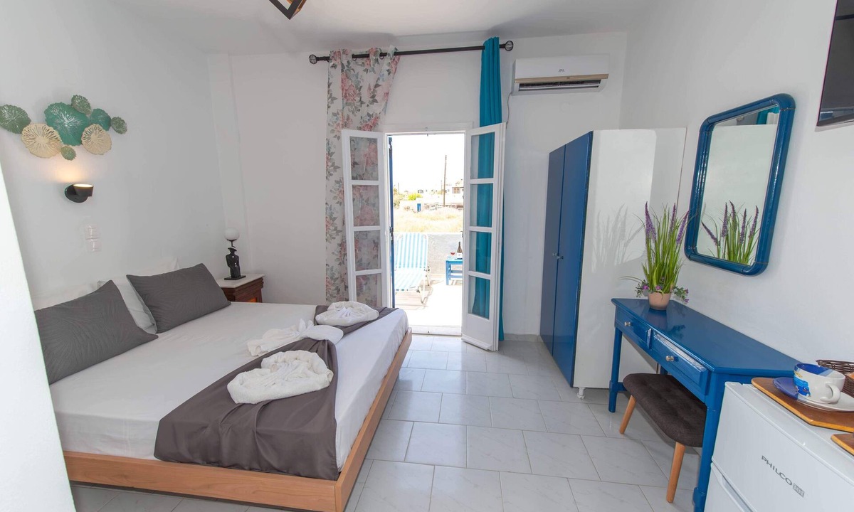 Perissa Hotel | Lunar Santorini Hotel