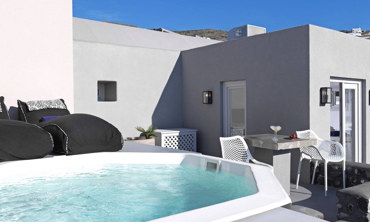 Kamari Villa | Luxury Santorini Villa | Superior Villa | Private Heated Plunge Pool | Sea View