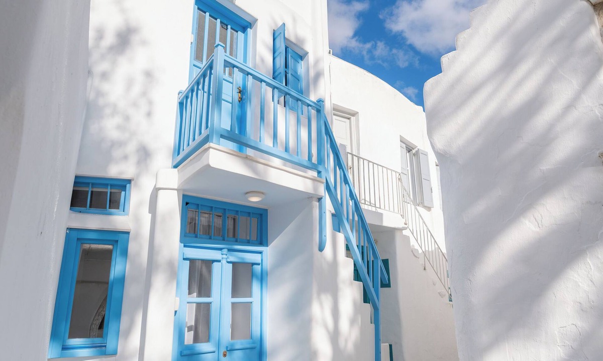 Little Venice Apartment | Maisonnette, Cozy two-story home with mezza-nine bedroom