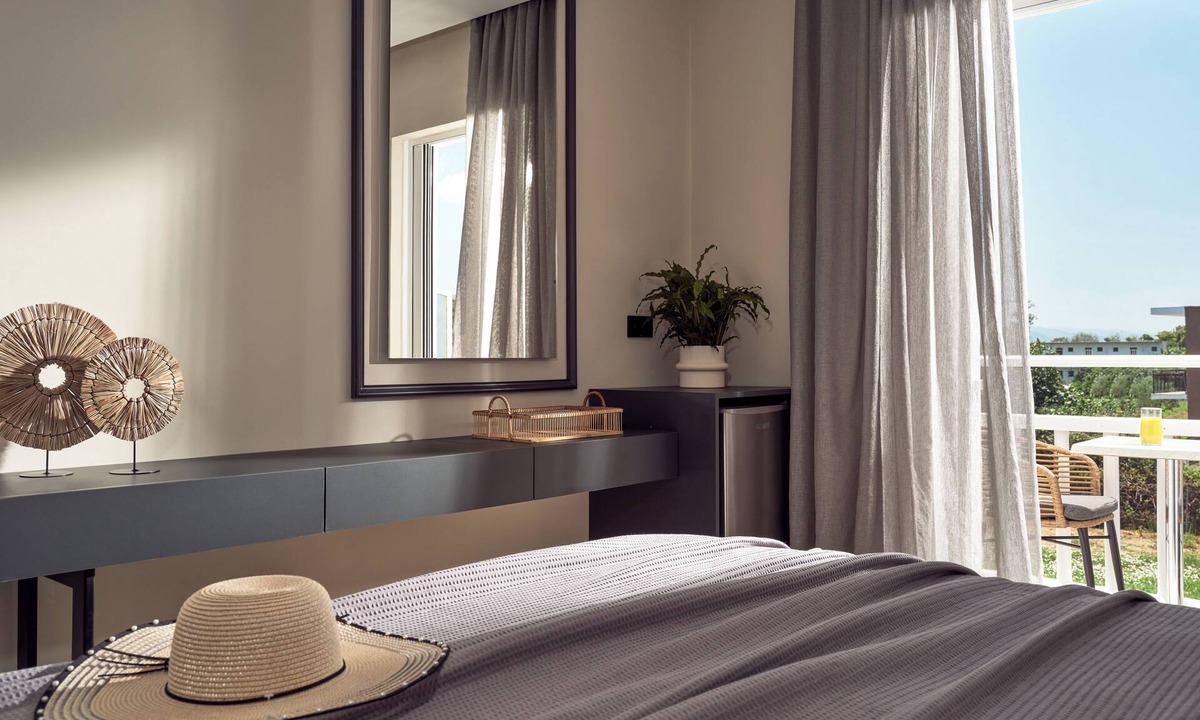 Laganas Hotel | Nastazia Studios