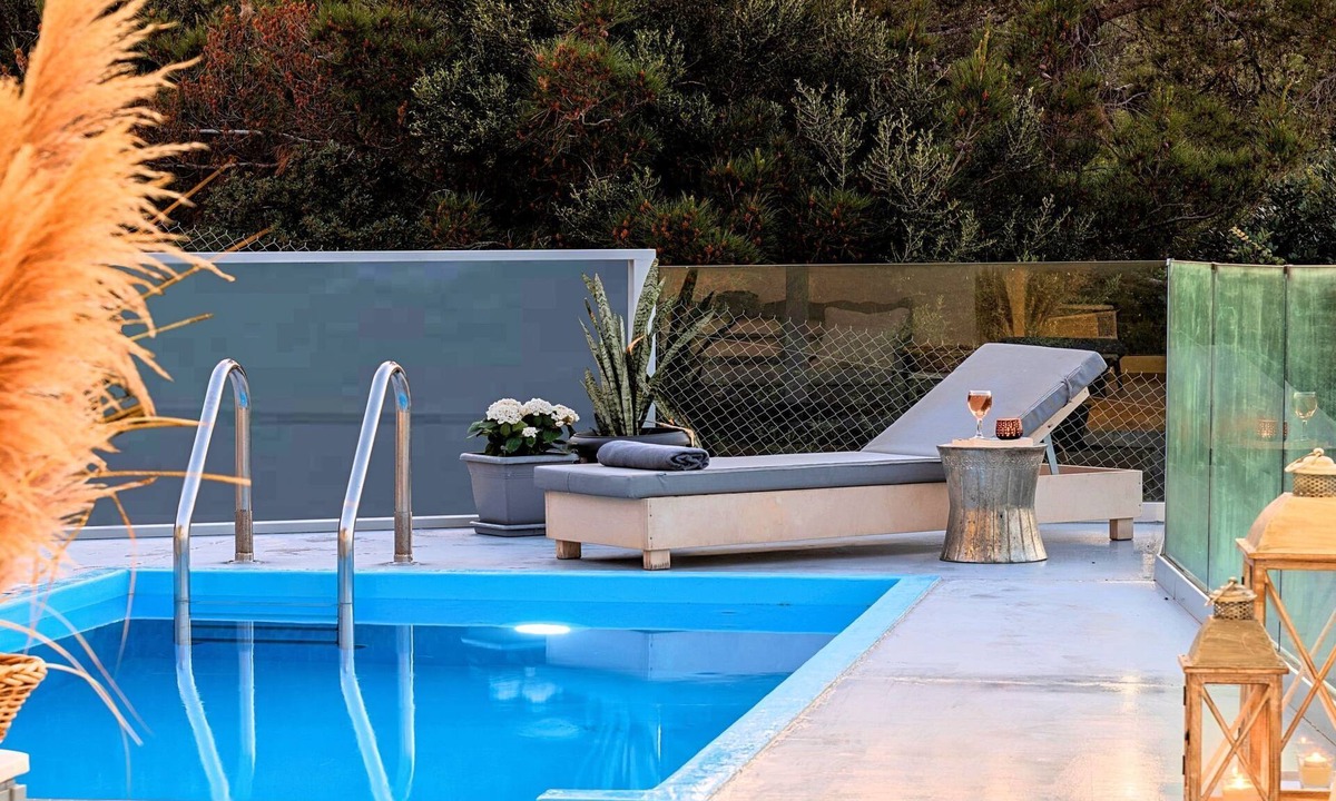 Vathi House | Olivengrüne Villa mit privatem beheiztem Pool by Interhome