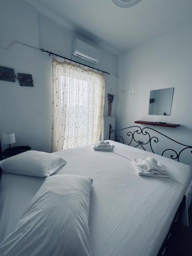 Vathy Apartment | Portolos Apartments - Sarakiniko