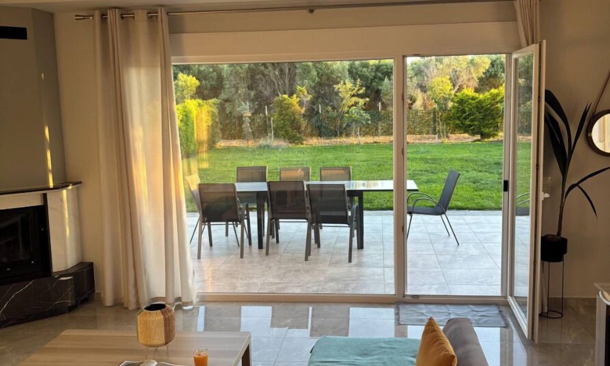 Nea Propontida House | Private Luxury Villa! Free Parking, Spacious Garden, Stylish Fireplace