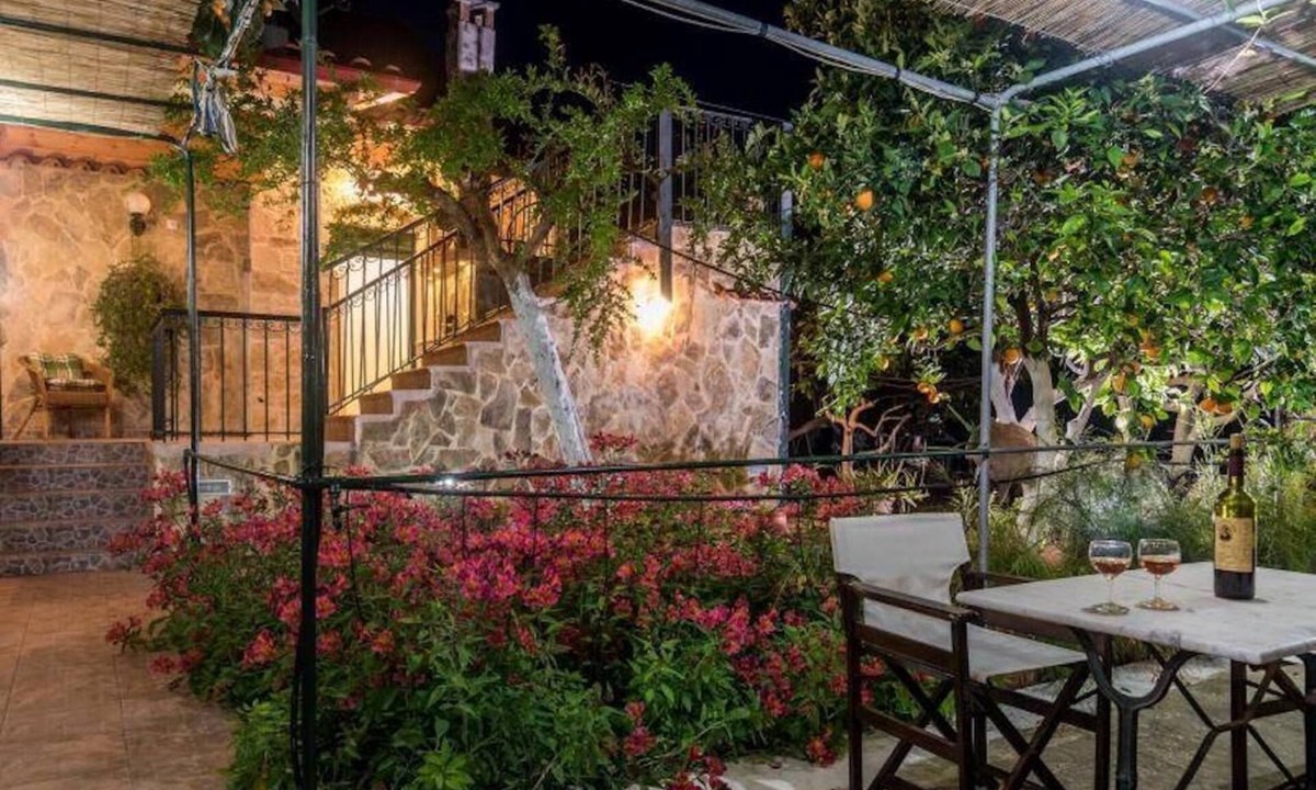 Tertsa House | Quaint vacation home in a Mediterranean garden just a few steps from the beach
