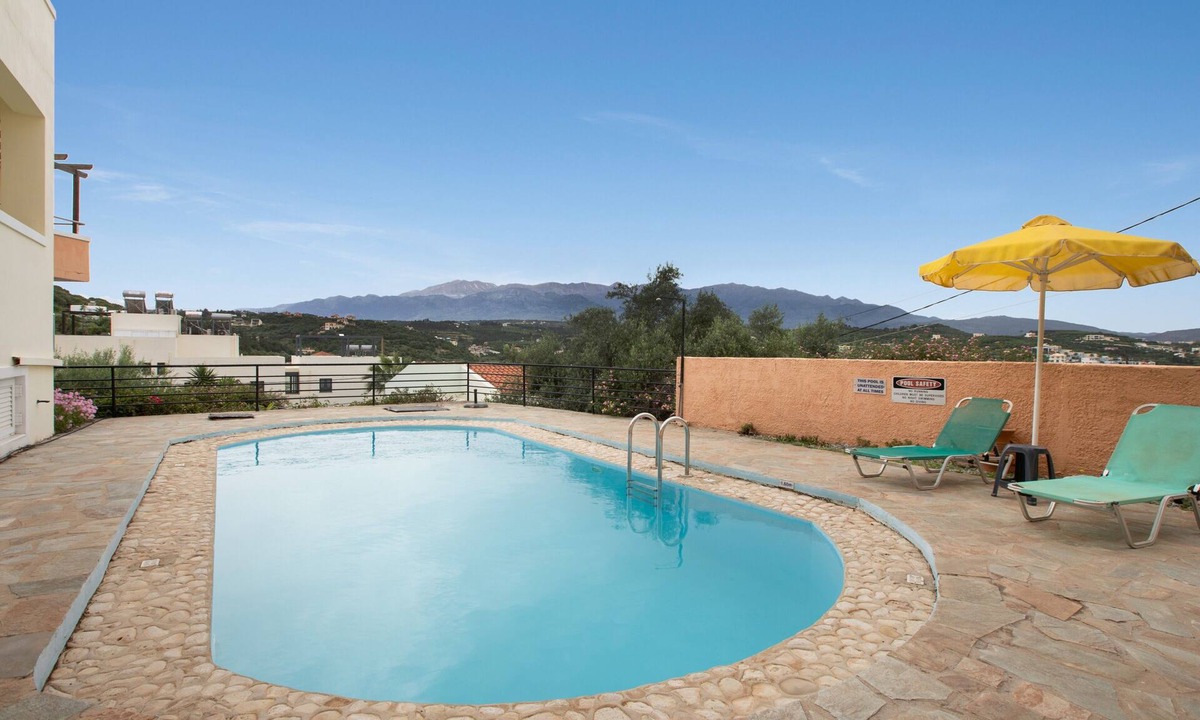 Plaka Villa | Seaside elegant villa 1 min to almyrida beach